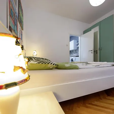 Green Holiday Apartment