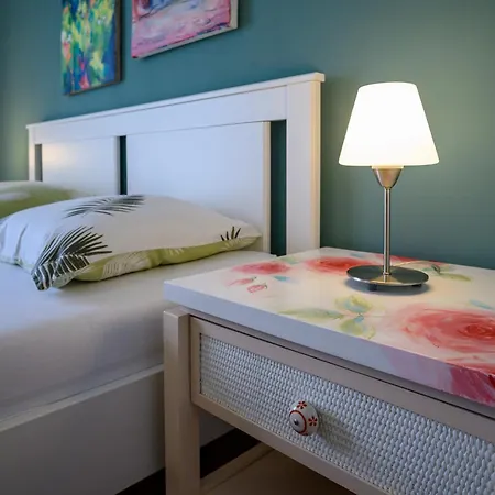 Green Holiday Apartment *