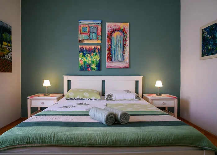 Green Holiday Apartament *